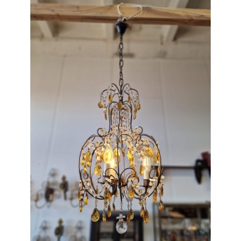 Небольшая элегантная люстра