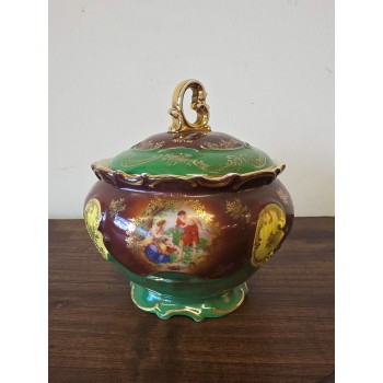 Porcelain bowl with lid