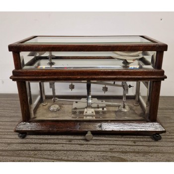 Antikvāri Henry Troemner izgatavoti aptiekas svari Antikvāri Henry Troemner izgatavoti aptiekas svari