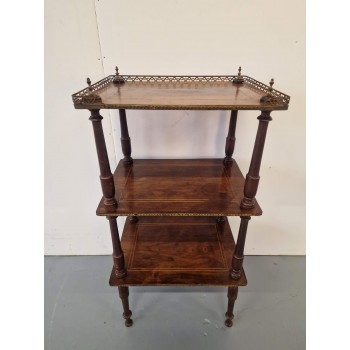 Antikvāra etažēre