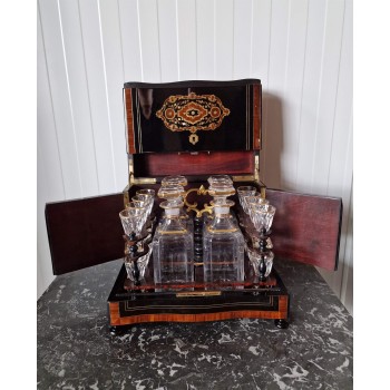 Ceļojumu dzērienu kaste (Cave à liqueur)