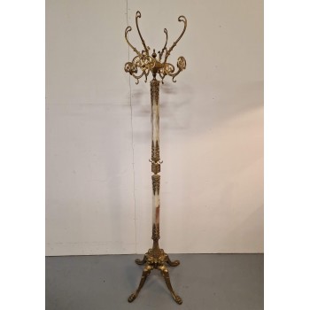 Grezns grīdas pakaramais Grezns grīdas pakaramais