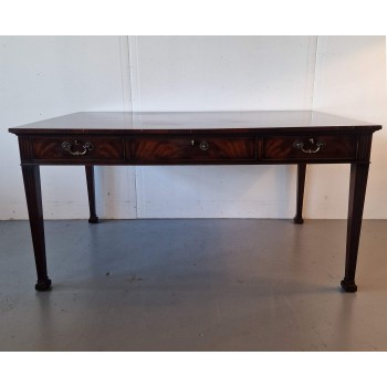 Džordža III sarkankoka rakstāmgalds Džordža III sarkankoka rakstāmgalds