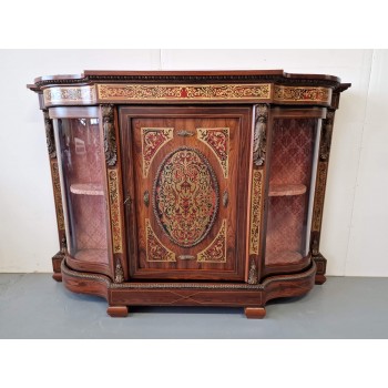 A beautiful and elegant showcase