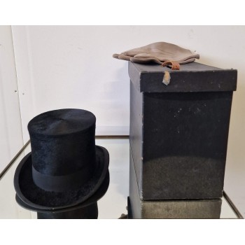 Antikvārs cilindrs oriģinālajā kastē Antikvārs cilindrs oriģinālajā kastē