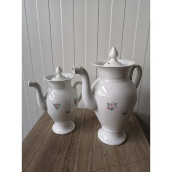Porcelain teapots