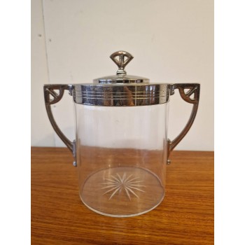 Art deco stila cepumu trauks Art deco stila cepumu trauks