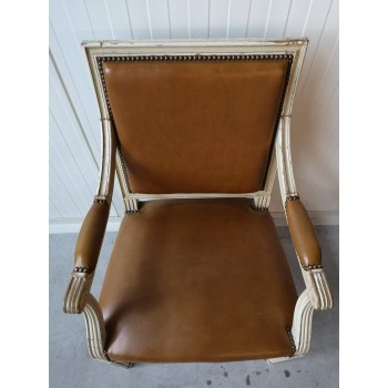 Krēsls ar roku balstiem