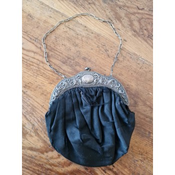 Antique women's handbag Antique women's handbag