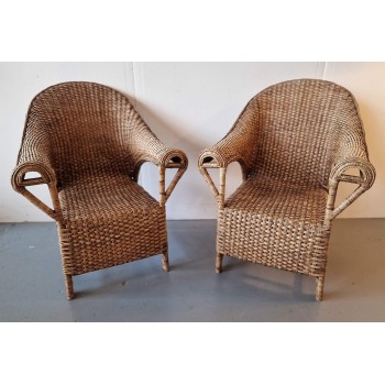 Rotanga pinuma atpūtas krēslu pāris. Rotanga pinuma atpūtas krēslu pāris.