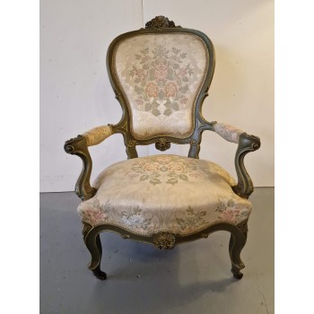 Skaists krēsls Skaists krēsls