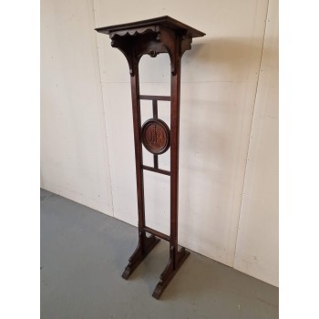 Oak Gothic style pedestal