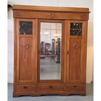 Elegant wardrobe Elegant wardrobe