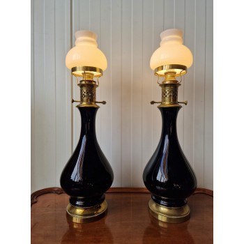 Skaists galda lampu pāris