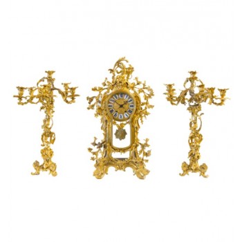 Large clockset in in ormolu bronze with putti